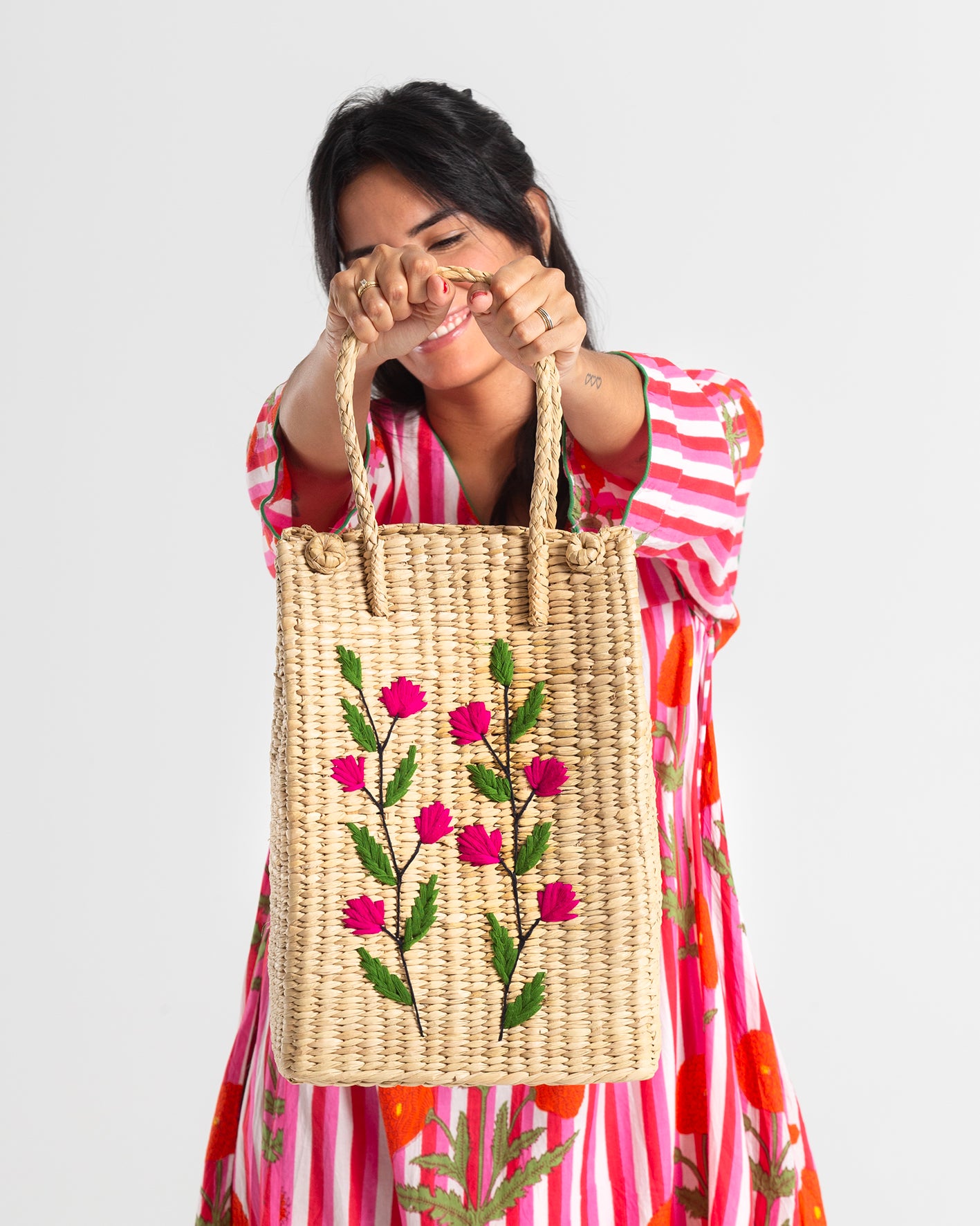 PINK FLOWERS PLAITED TOTE BAG